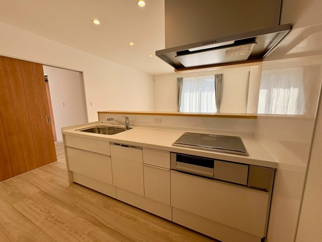 高知市福井町 新築一戸建て　のキッチン|毎日の料理がはかどる、すっきりとしたシステムキッチン☆