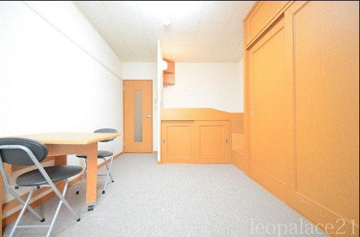 レオパレスコンフォール・タナカの居間・リビング|備品や設備仕様は号室等により異なります現地をご確認下さい。