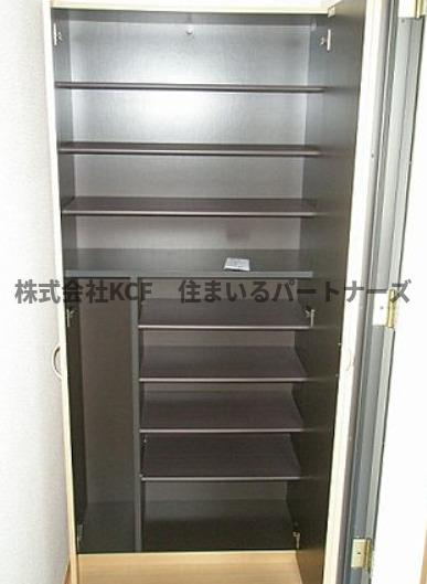 カトレアコートの玄関|シンプルで使いやすい玄関です