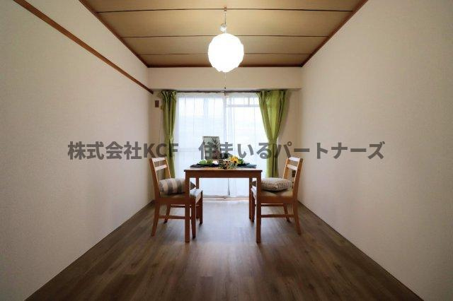 フォーサイト上津RⅡの居間・リビング