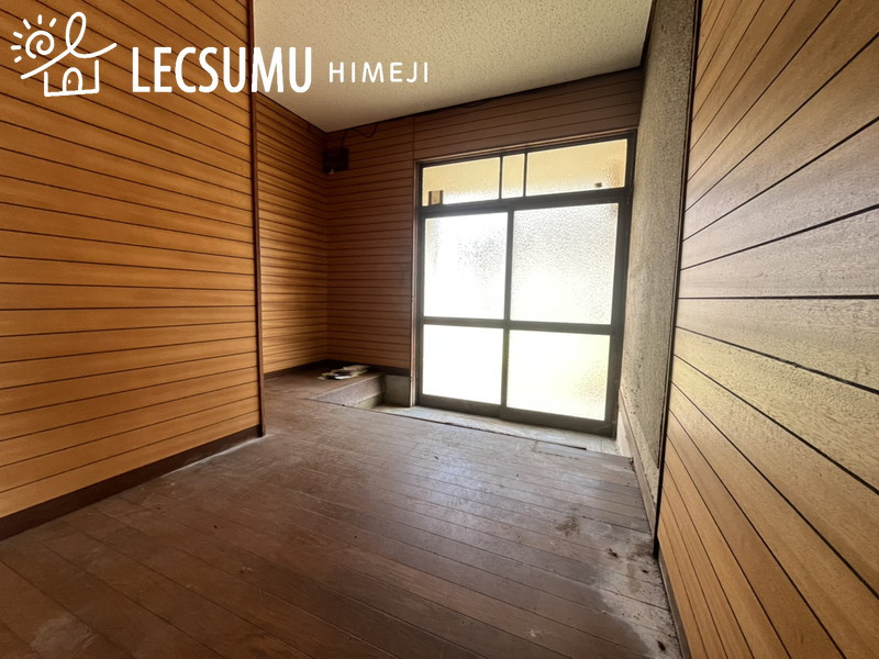 姫路市飾磨区阿成渡場/中古戸建の玄関