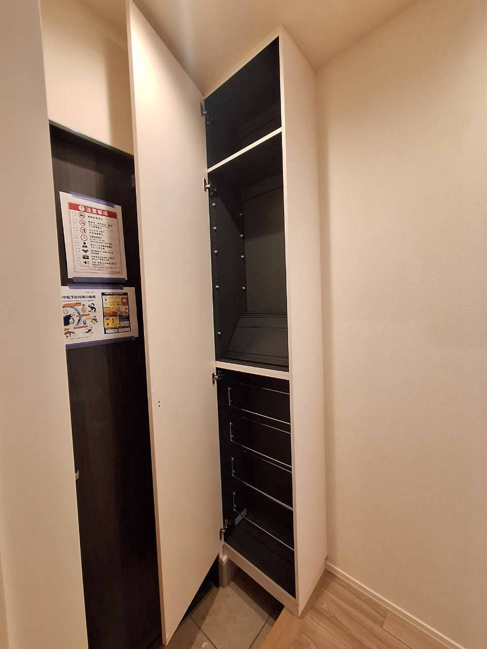ルミエールの収納|★シューズボックス★※クリーニング前の写真となります