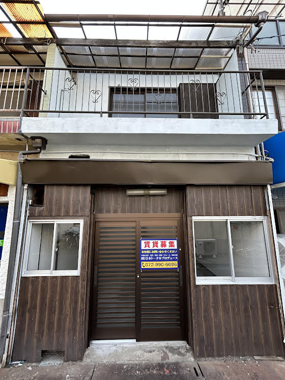 八尾市緑ヶ丘4-66-3の外観