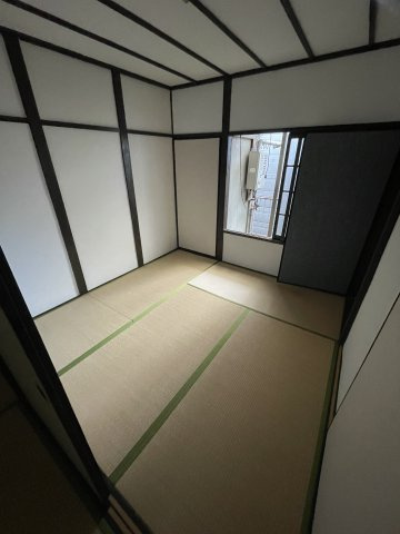 八尾市緑ヶ丘4-66-3の和室