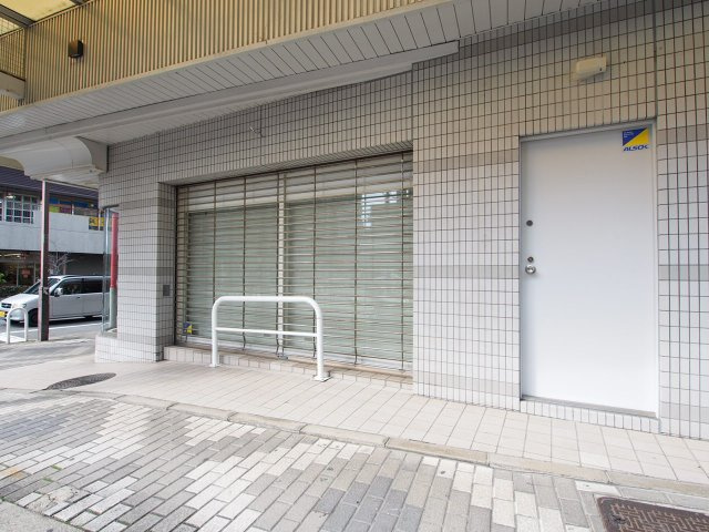 プレノ長田のエントランス