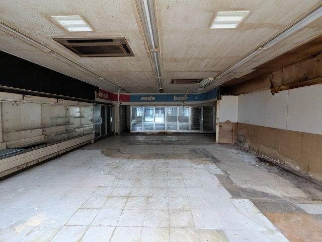 国府寺町 店舗事務所の駐車場