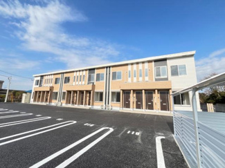 【外観】 | Familie B （ファミリエB） | 外観写真（昼）