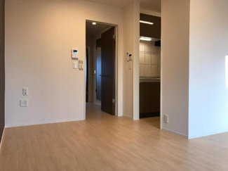 【内装】 | エテルナ | 室内