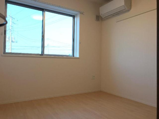 【内装】 | エテルナ | 室内