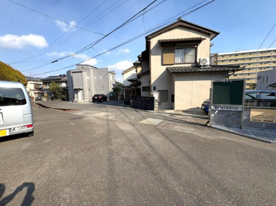 【前面道路含む現地写真】 | （ご成約）中古一戸建　高知市薊野北町2丁目