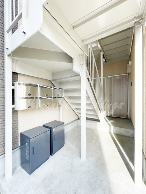 横浜市栄区笠間１丁目のアパートのエントランス|清潔感のあるエントランスです♪