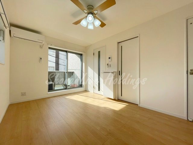 横浜市栄区笠間１丁目のアパートの居間・リビング