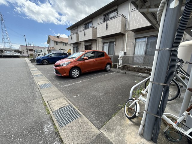 エミネンス堂本の駐車場