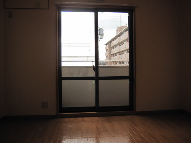 ドミール堂本の居間・リビング