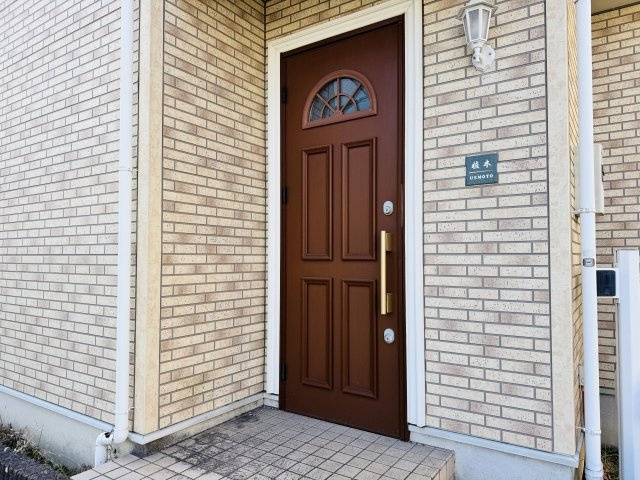 八王子市　東浅川町　中古戸建ての玄関|～玄関は安心のWロックキーを採用～