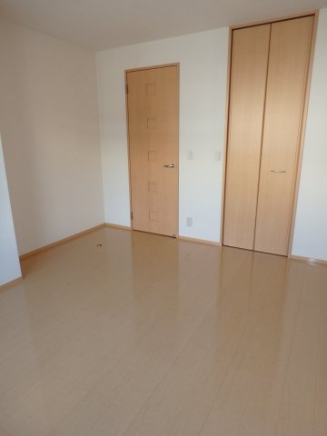 サンクス羽折の洋室|同じ間取りの別の部屋の写真になります