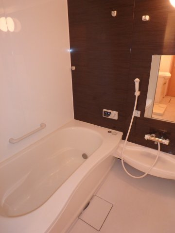 サンクス羽折の浴室