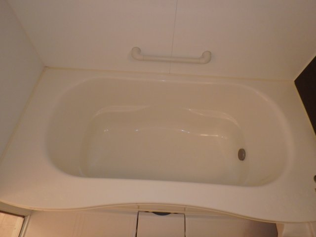 サンクス羽折の浴室