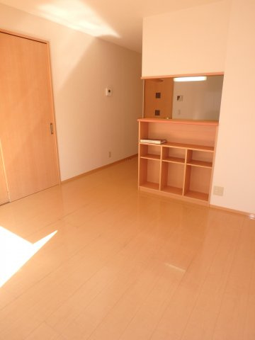 サンクス羽折の居間・リビング|同じ間取りの別の部屋の写真になります