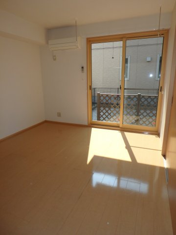 サンクス羽折の居間・リビング|同じ間取りの別の部屋の写真になります