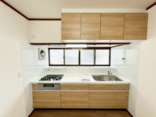 長野市徳間　店舗併用住宅のキッチン|リフォーム済み物件！いつでも見学可能です♪お問合せは＜Tel 026-477-7419＞まで♪ 