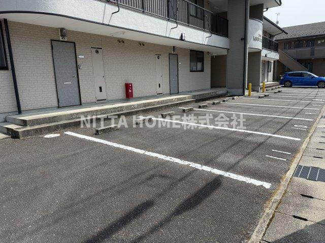 シャルムキリムラの駐車場|駐車場１台無料付きです！！