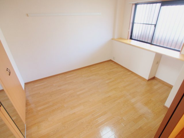 グリーンコートの洋室