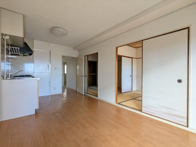 メゾンドール和歌山の居間・リビング