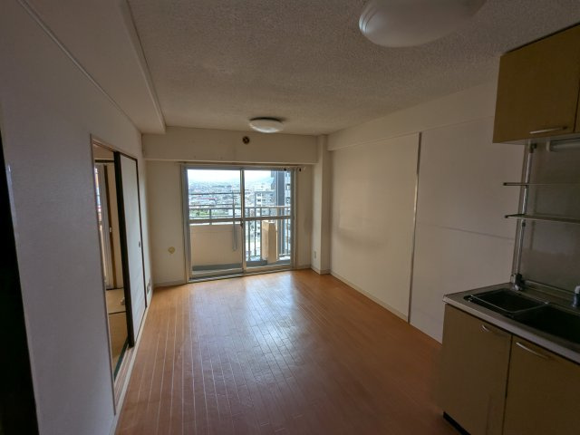 メゾンドール和歌山の居間・リビング