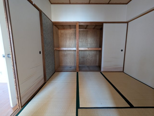 メゾンドール和歌山の和室