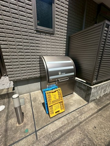 グレイス北沢のその他共用部分|ゴミストッカー