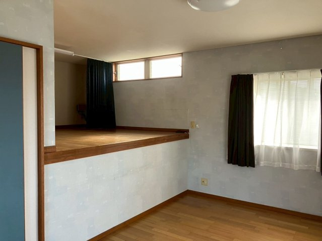 菱町2丁目戸建ての洋室