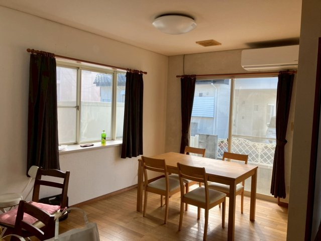 菱町2丁目戸建ての居間・リビング