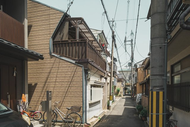 西ノ京左馬寮町の前面道路含む現地写真
