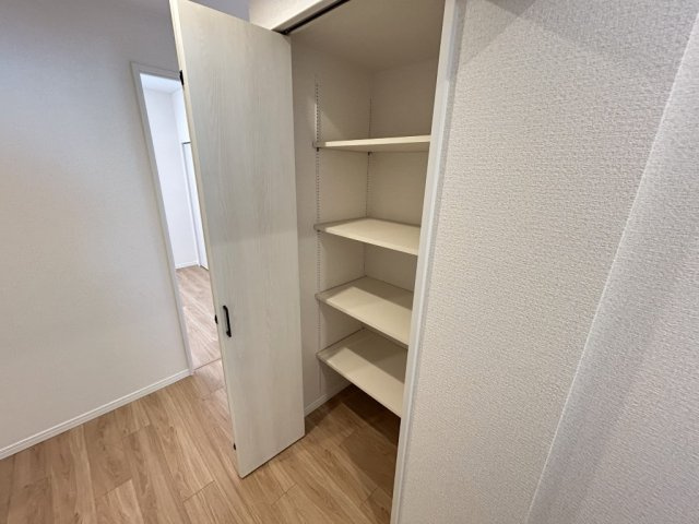 サンハイツ鍋屋上野1号棟の収納|大きなスペースがあり、収納には困りません