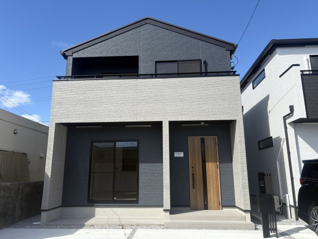 【外観】 | 築浅外人住宅　高利回り　月額２３万円で賃貸中　
