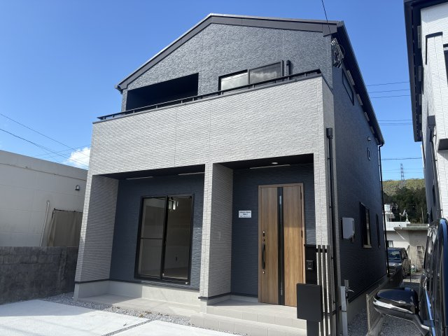 【外観】 | 築浅外人住宅　高利回り　月額２３万円で賃貸中　