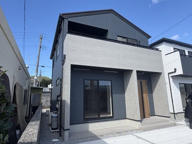 【外観】 | 築浅外人住宅　高利回り　月額２３万円で賃貸中　