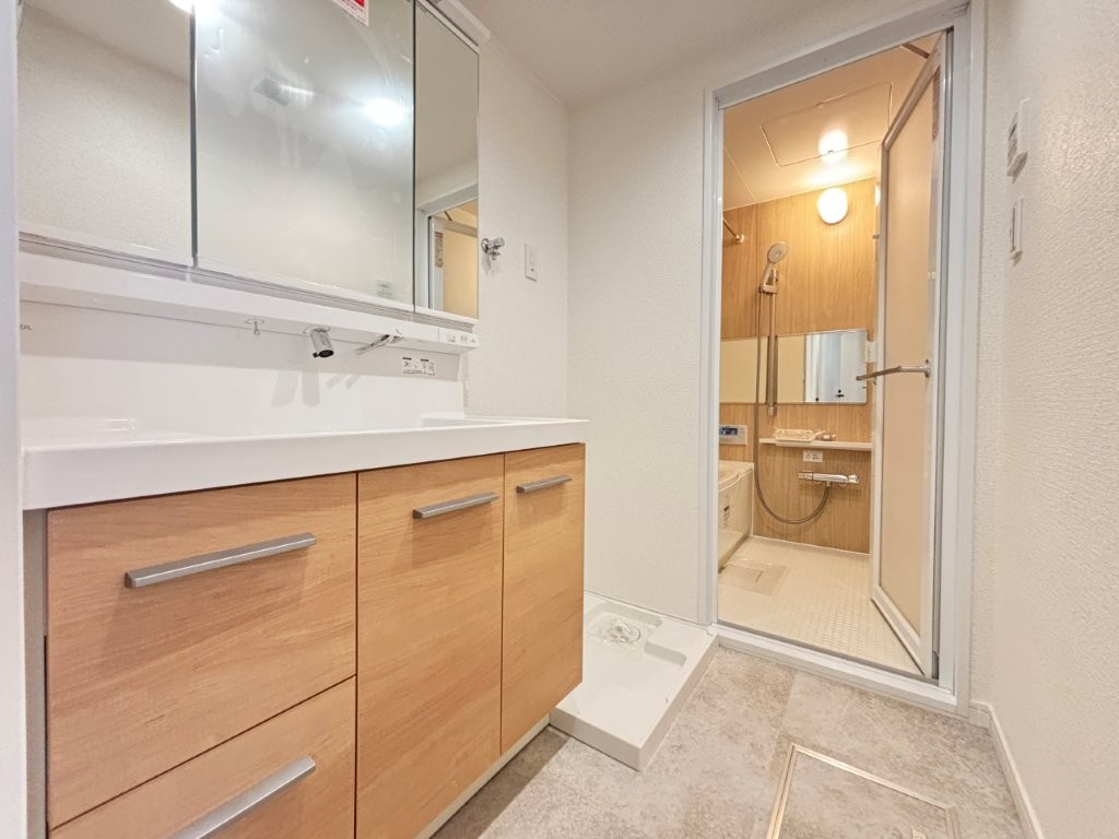 日車マンション南山の独立洗面台|独立洗面台、朝の身支度には欠かせません