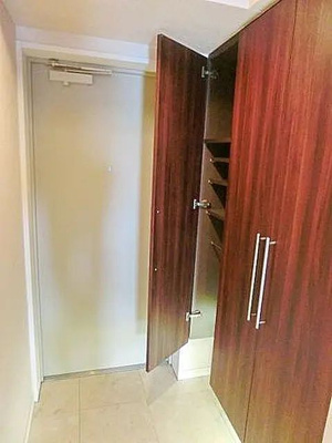 【玄関】 | エコロジー浅草橋レジデンス | シンプルで使いやすい玄関です