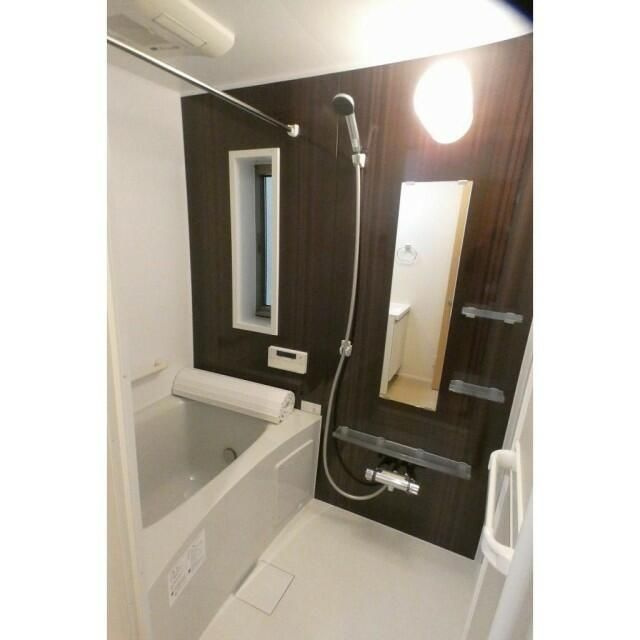 レジデンス西尾久の浴室