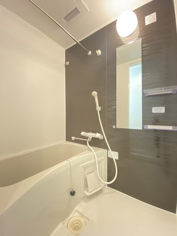 ヴィオレ茨木の浴室