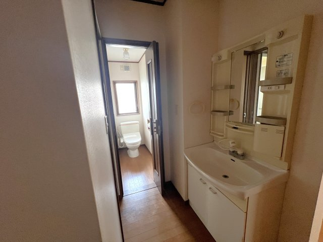 美咲町打穴中　３LDK＋S　戸建借家の独立洗面台