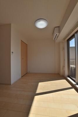 サン　ガーデンの居間・リビング