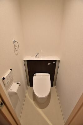 サン　ガーデンのトイレ