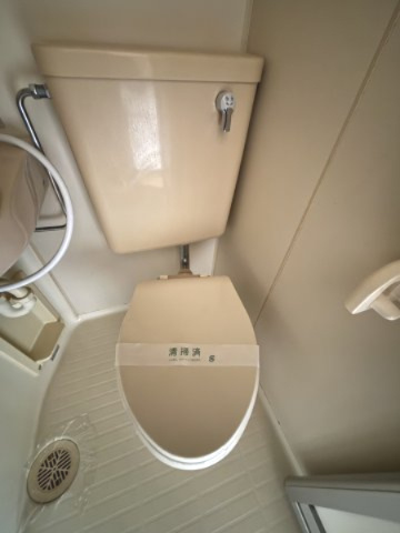 リュエル金沢文庫のトイレ|落ち着いた色調のトイレです