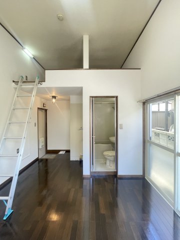 海風ハイツの居間・リビング|日当たり良好でお部屋が明るいです★