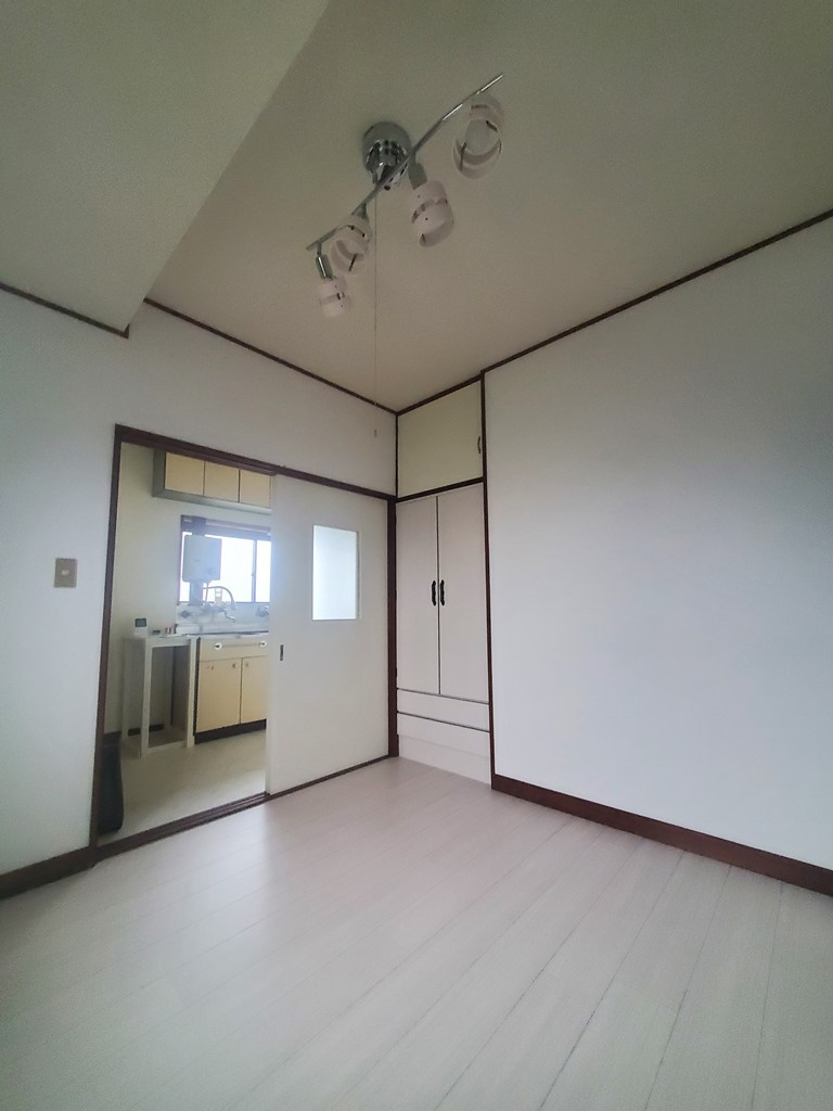 ヴィステリア・コート