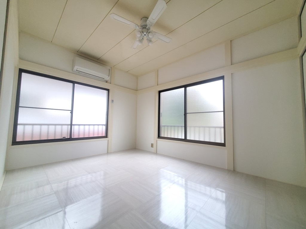 ヴィステリア・コート