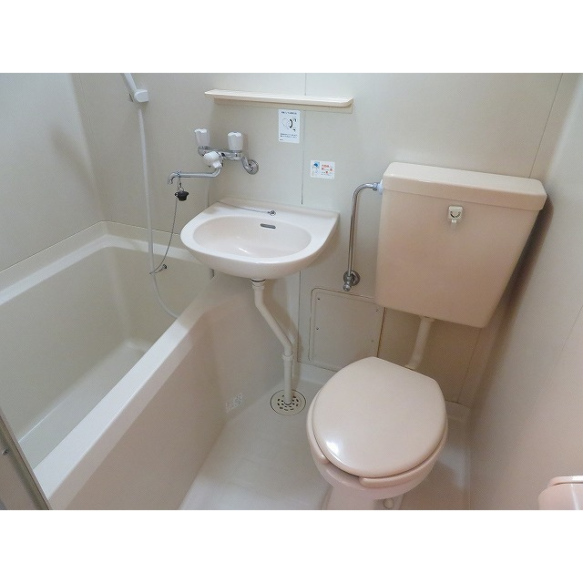 ビューイシハラのトイレ|落ち着いた色調のトイレです